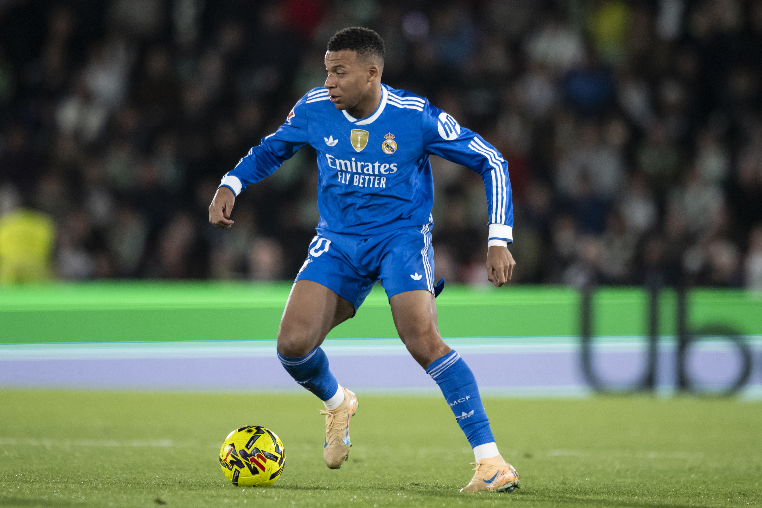 Elmaradt bérek miatt bukott a PSG: Mbappé javára döntött a bíróság