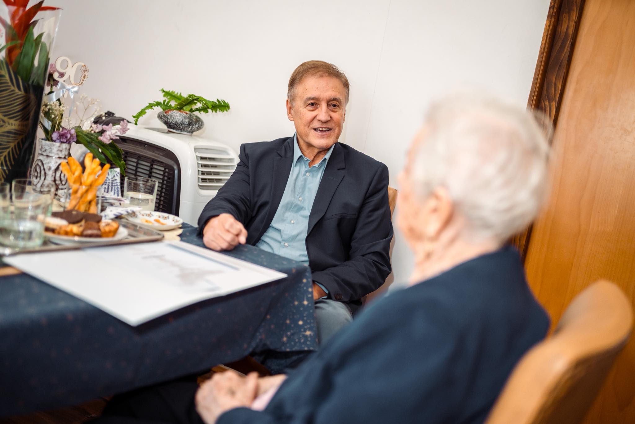 Telex: Pártlogó nélkül kampányol a pécsi Fidesz-jelölt