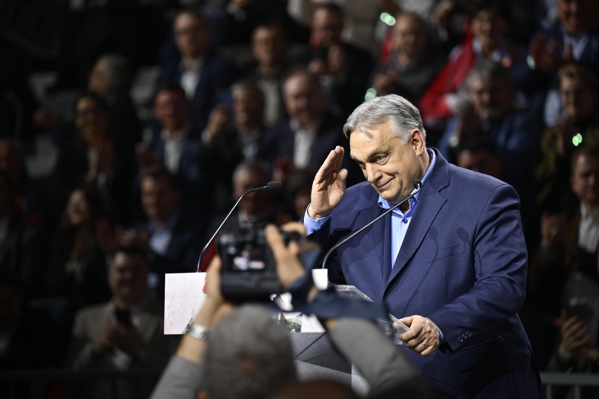 Orbán a szülőket kéri: beszéljenek a gyerekeikkel, mert a fiatalok nem támogatják a Fideszt