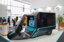 Hidrogénnel és napenergiával működő járműt mutattak be Dubajban