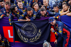 F1 - Verstappen nyert, a Red Bull világbajnok Japánban, de vészesen közeledik a McLaren