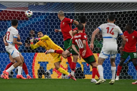  Fordítottak a portugálok a csehek ellen a labdarúgó Európa-bajnokság csoportkörében