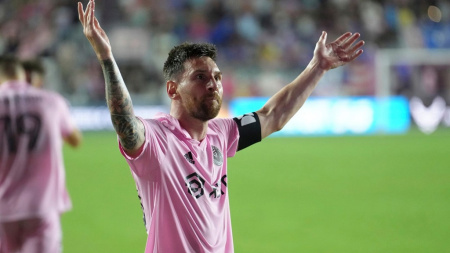  Így mutatkozik be egy igazi világklasszis! Messi parádés szabadrúgásgóllal debütált az Inter Miamiban - VIDEÓ