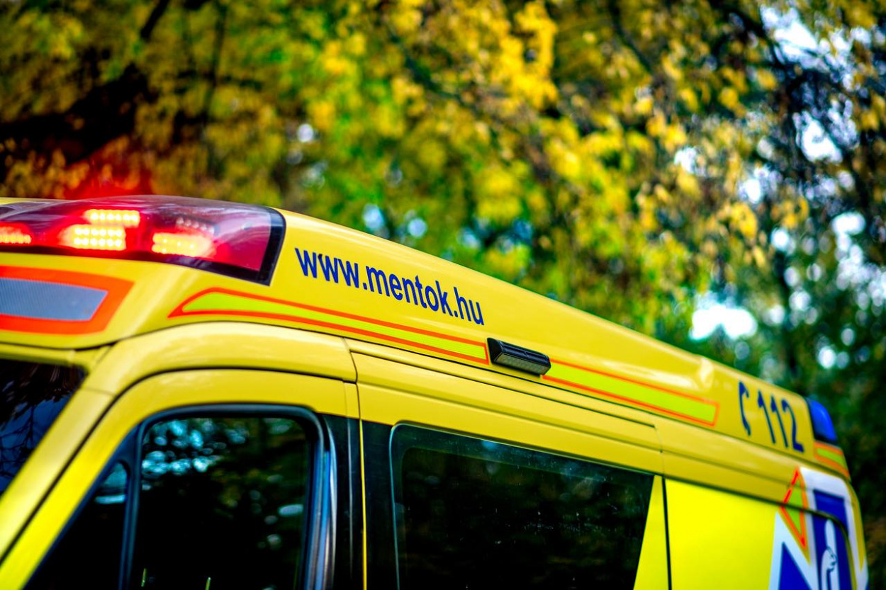 Villámtoborzás: magyar mentősöket hívnak Csádba havi 5 millióért