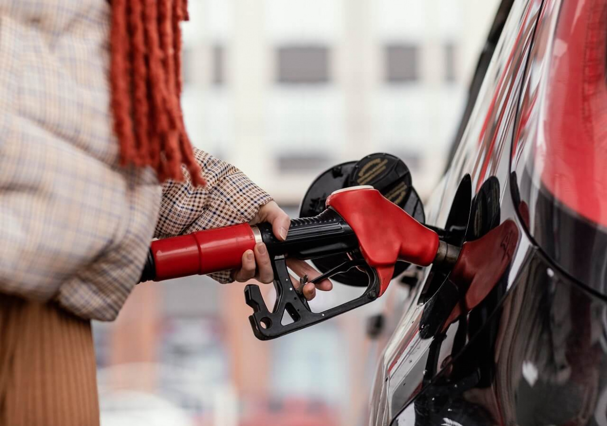 Újabb lépést tesz szerdán a 600-as álomhatár felé a benzin ára