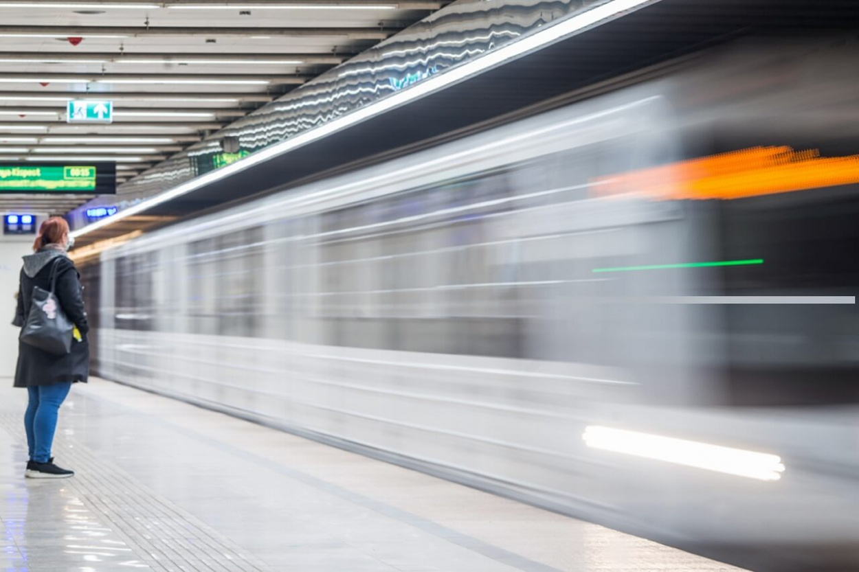 Jó hír a fővárosiaknak – Délutántól már a Deák Ferenc tér és Kőbánya-Kispest között jár a 3-as metró