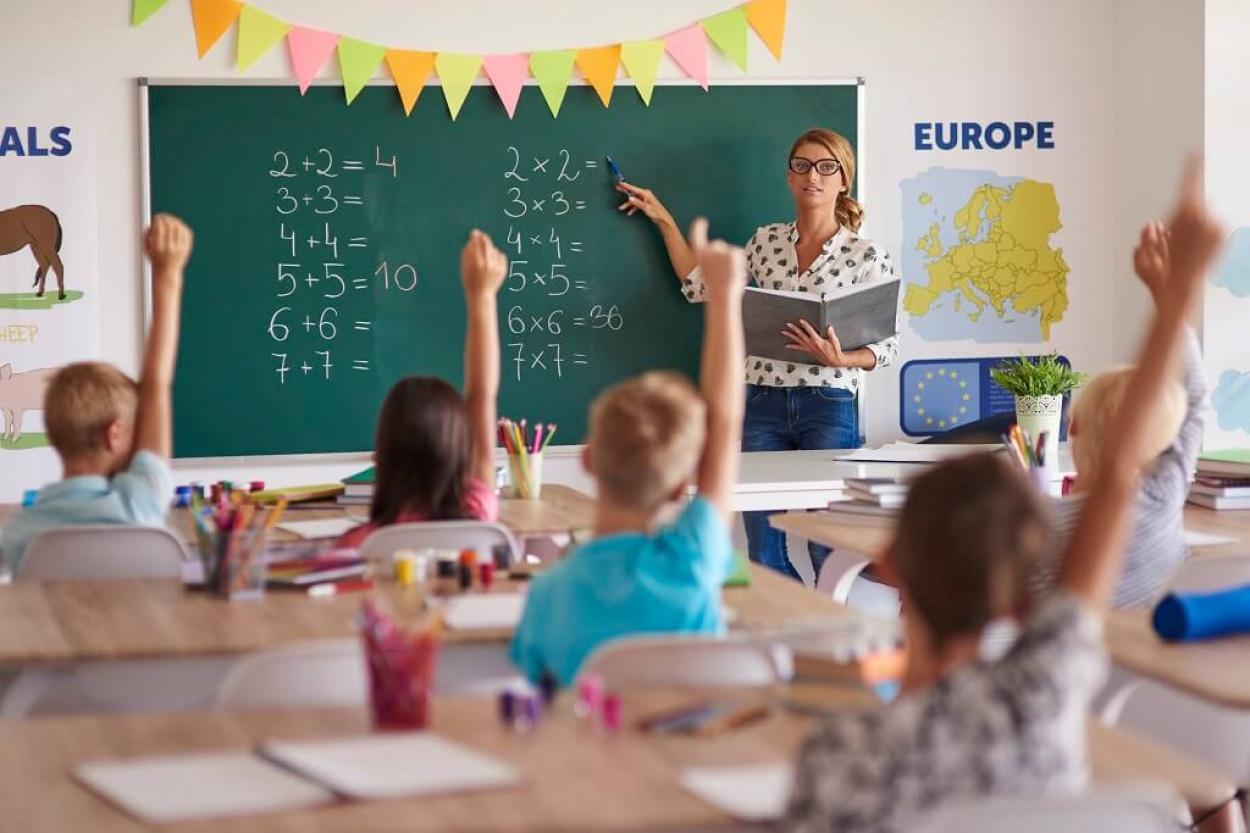 Egy nappal az iskolakezdés előtt megjelent a rendelet az új pedagógus életpálya törvényről