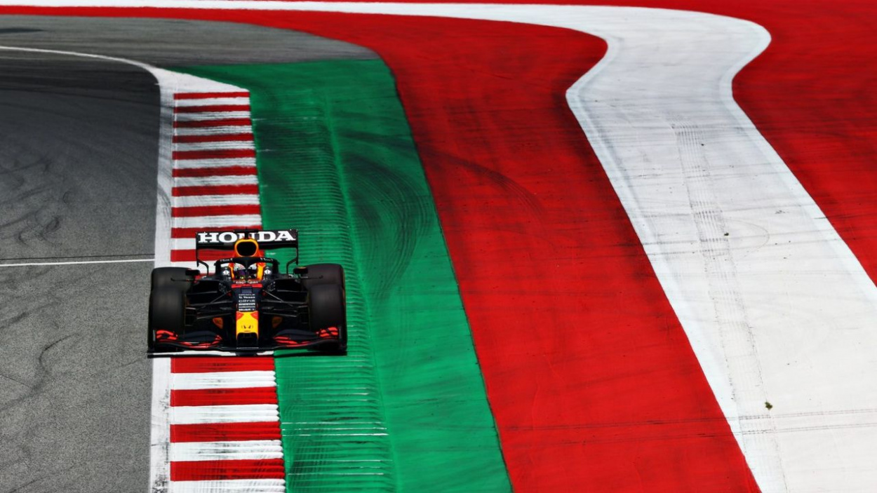 Verstappen rajtolhat a pole pozícióból