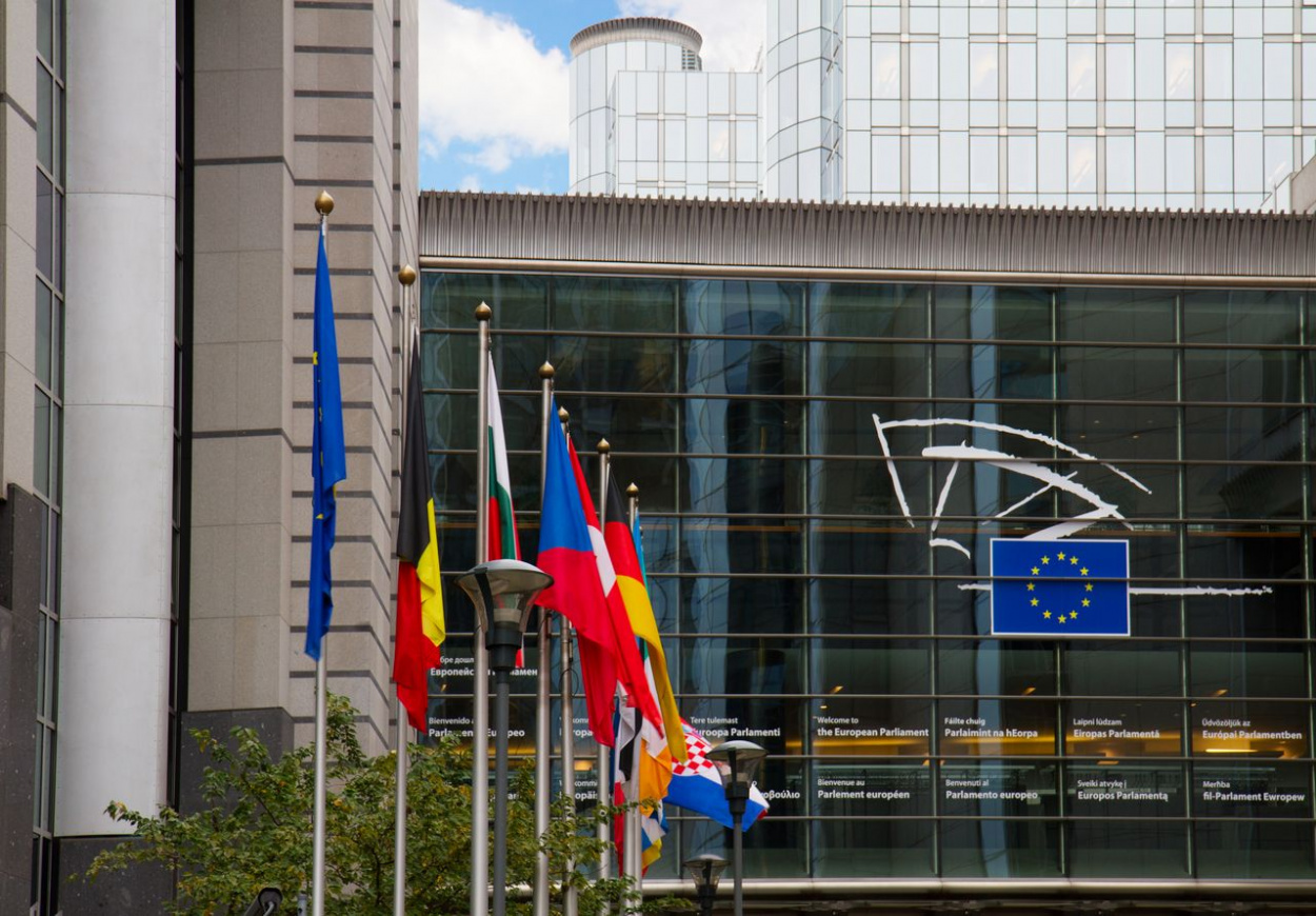 Az EU további hat hónappal meghosszabbította a terrorizmus elleni küzdelmet szolgáló korlátozó intézkedéseket