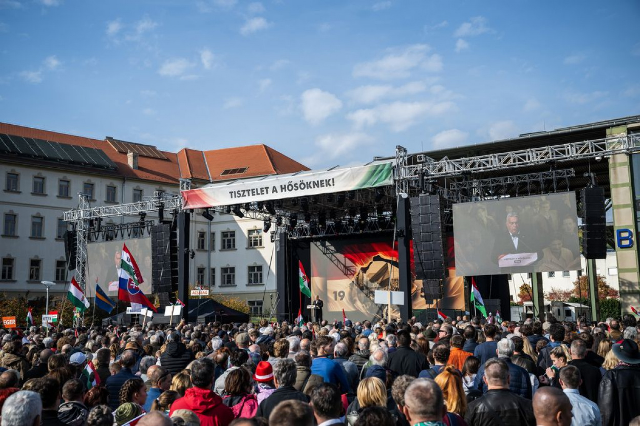 Késes férfi zavarta meg Orbán Viktor beszédét a Millenárison