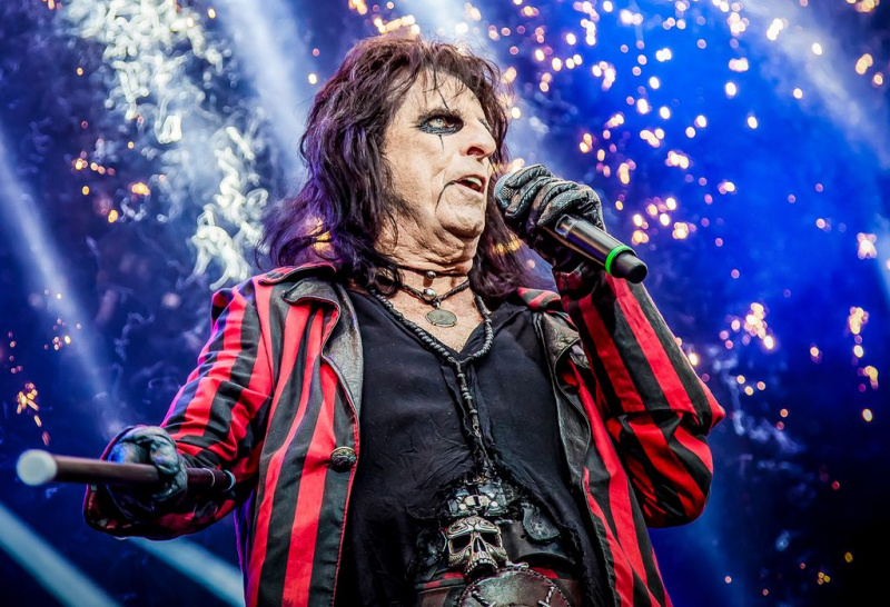 Alice Cooper is ott volt a Guns N'Roses budapesti koncertjén