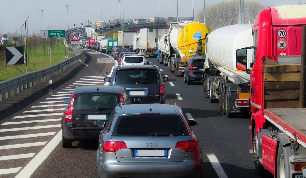 Ne is próbálj az M0-áson menni! Mindkét irányba elesett a körgyűrű