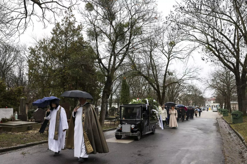 Végső búcsút vettek Grétsy László nyelvésztől