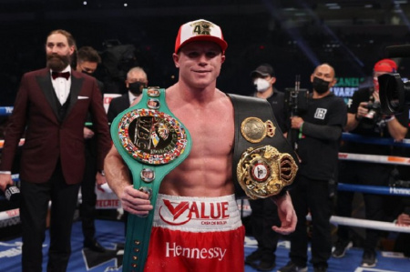  Canelo februárban újra bokszol