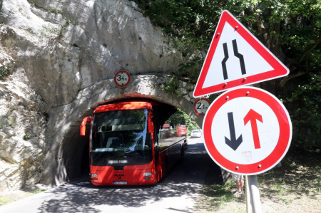  Alagútba szorult egy busz Lillafürednél!