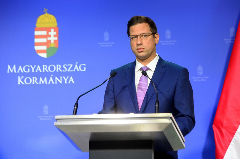 Kormányinfó: árplafon lesz az áramra egyes szektorokban júliustól