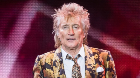  Rod Stewart magánkórházi vizsgálatra fizet be betegeket, mert nagyon hosszú a várólista