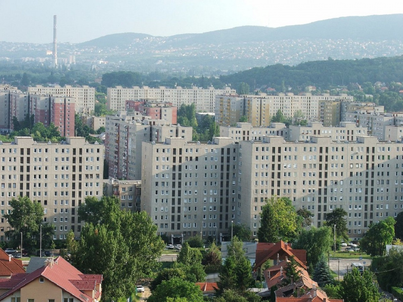 Egyre népszerűbbek a budai panelek, pedig négyzetmétere 175 ezer forinttal drágább egy pestiénél