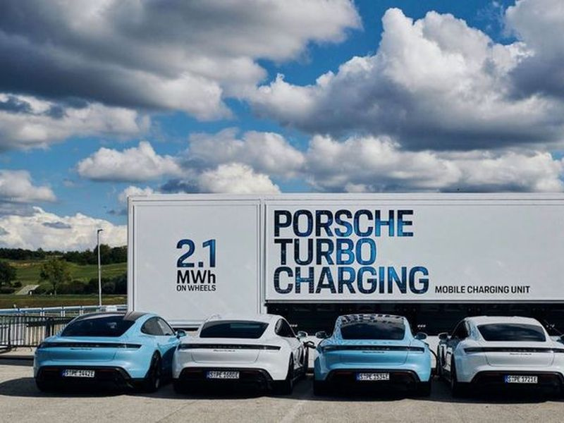 A Hungaroringen járt a Porsche villámtöltő-konténere