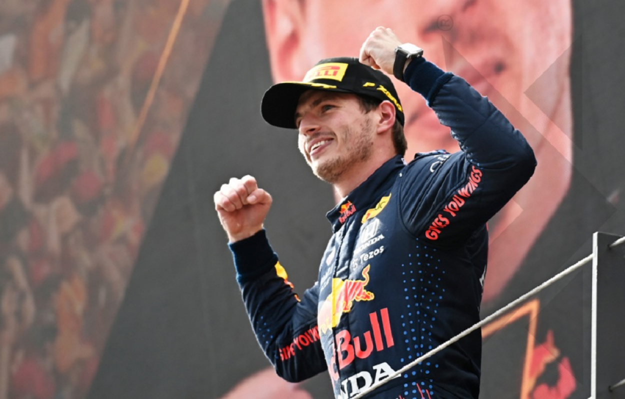 Verstappen nagyon elverte Hamiltont, és megint rajt-cél győzelmet aratott