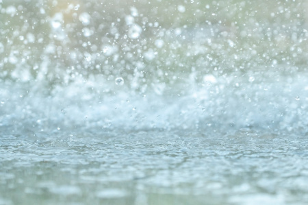  Az őrjítő hőséget szélvihar, jégeső és zivatarok váltják fel este