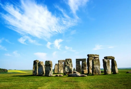  Porral szórta be a Stonehenge szikláit két környezetvédelmi aktivista
