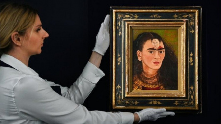  11 milliárd forintnyi dollárért kelt el egy Frida Kahlo-önarckép