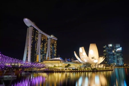  Kína és Szingapúr vízummentességet kötött