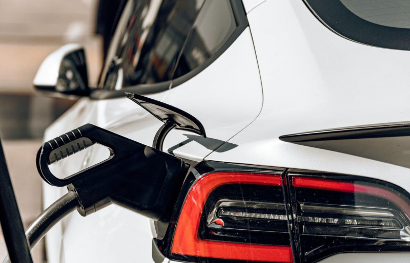Tesla visszahívás - Kétmillió autót érint az Egyesült Államokban