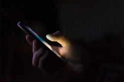 Ismét veszélyben vannak az iPhone felhasználók, kémprogramos támadás történhetett