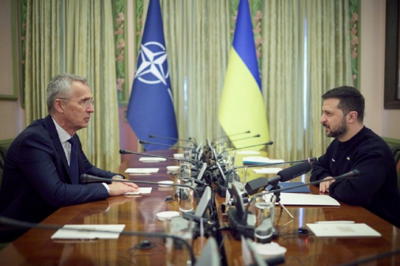 Újabb pofon Zelenszkijnek – Csak a háború után csatlakozhat Ukrajna a NATO-hoz