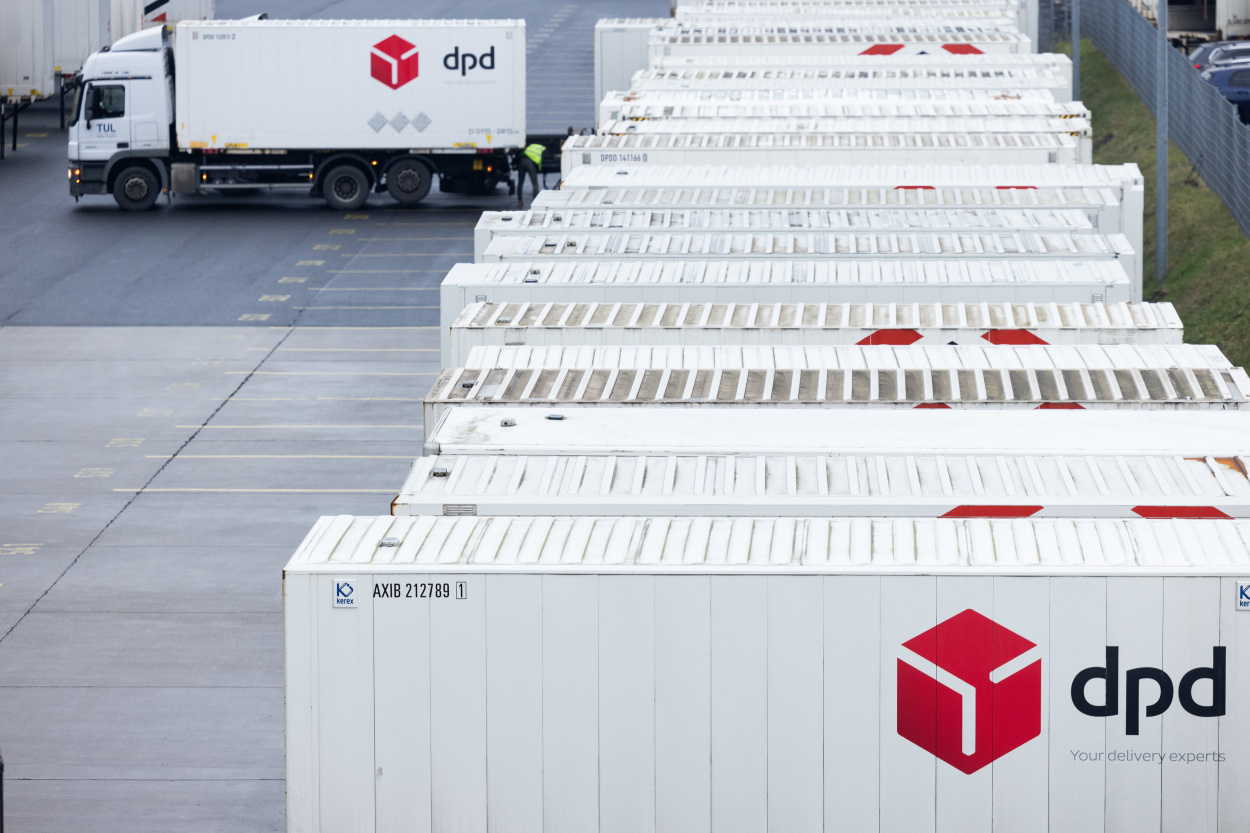 Karácsonyi csomagok százai vesztek el, károsultak ezrei panaszkodnak a DPD-re