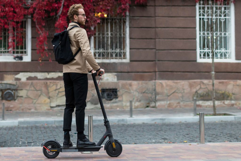 A párizsiak is döntöttek! Kitiltják az e-rollereket a francia fővárosból