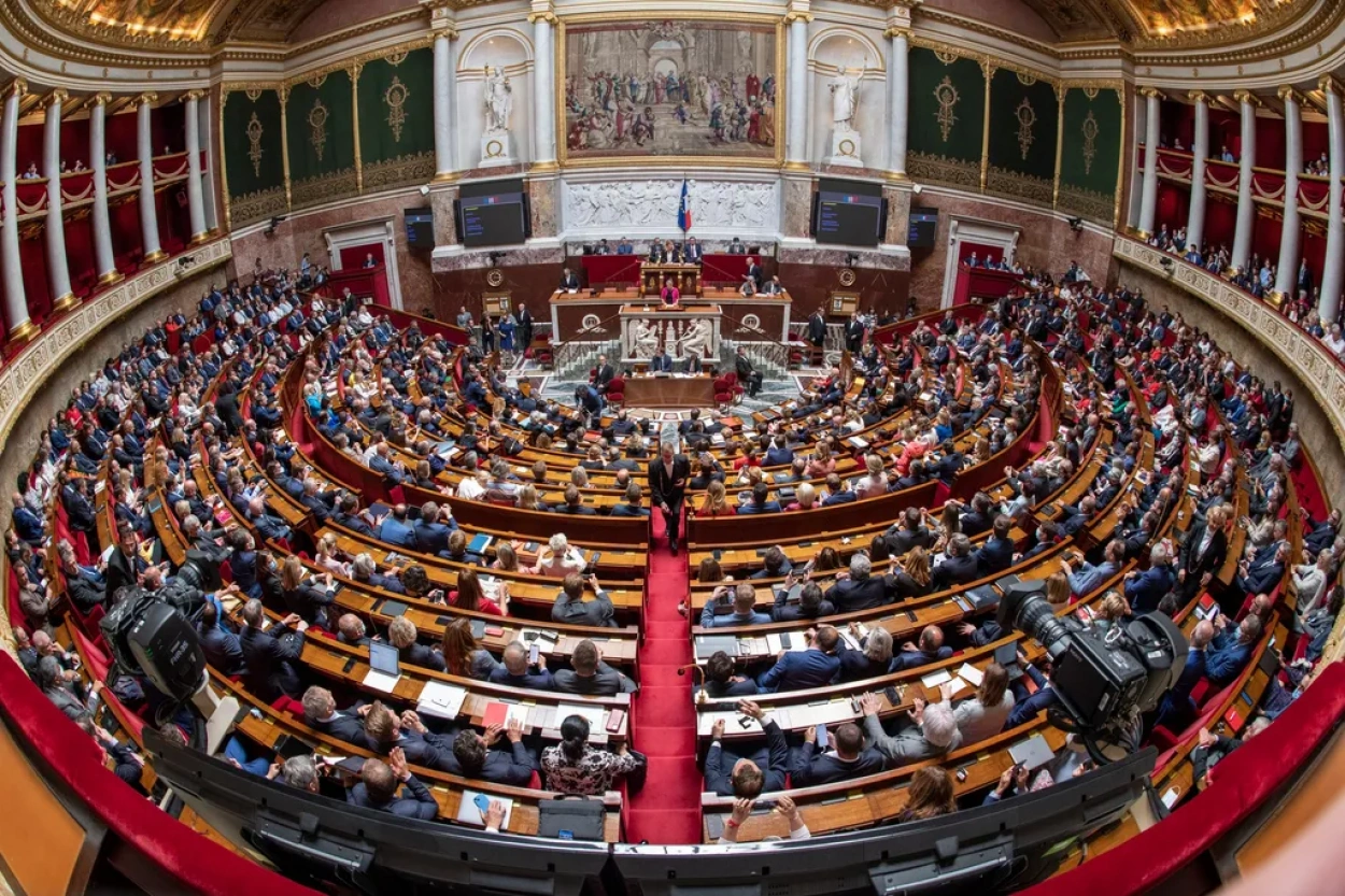 A francia parlament megkezdte az eutanázia legalizálásáról szóló vitát
