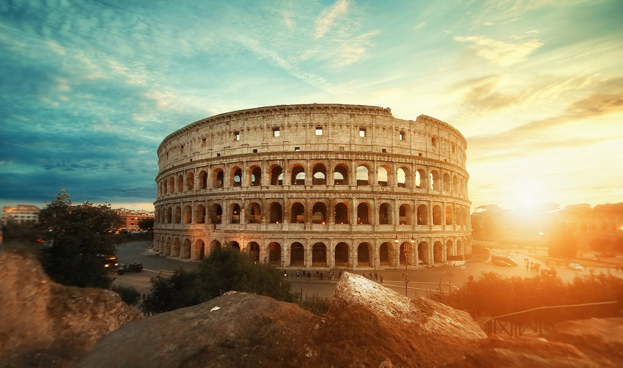 Róma legdrágább sörét itták meg a Colosseumban