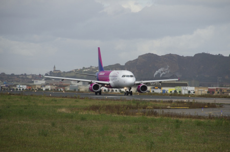  Madeirán hagyta több mint 200 utasát a Wizz Air – A viharos szél miatt törölték a budapesti járatot