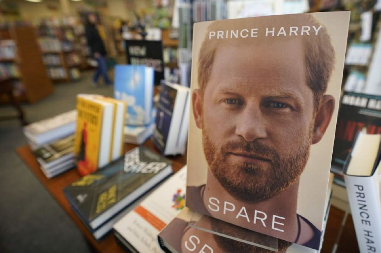 Amikor a Tartalék főszereplővé növi ki magát - egy hét alatt több mint 3,2 millió példányban kelt el Harry herceg könyve