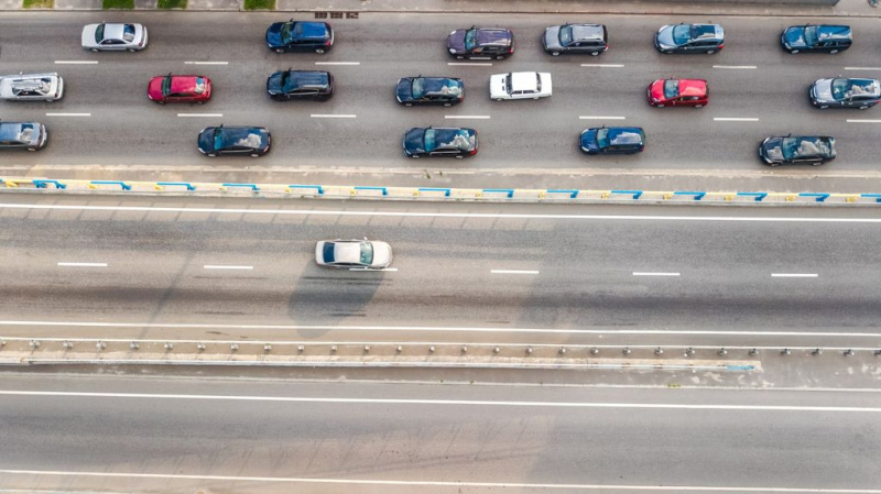 Baleset miatt torlódik a forgalom az M7-esen Pákozdnál