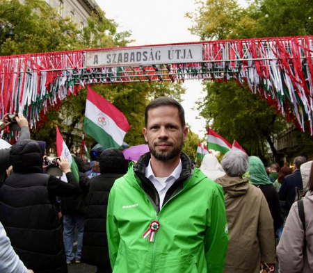  Nem bontják el Tordai Bence házát