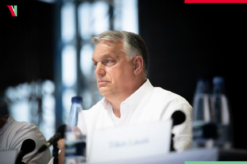 Orbán Viktor: „Segítenünk kell az embereknek, hogy le tudjanak jönni a gázfogyasztásról”