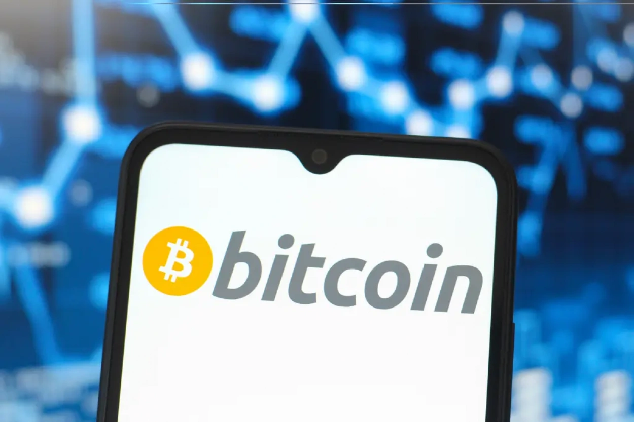 Történelmi csúcsra emelkedett a bitcoin