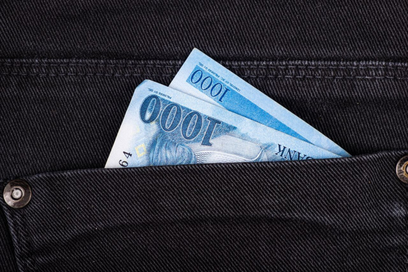 Bruttó bér növekedés: 16,8 százalék, éves infláció: 14,5 százalék
