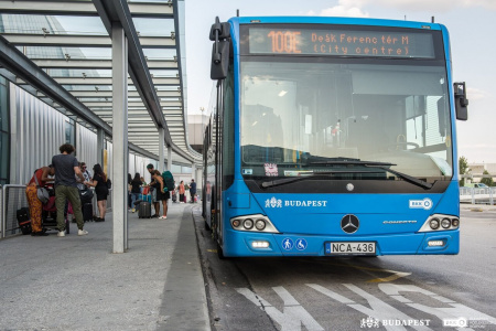  Durva áremelés jön áprilistól!  Majdnem 50 százalékkal drágábban visz ki a busz a reptérre