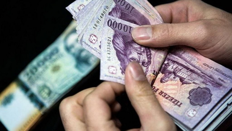 Kizsebeli az állam a bankokat! Csak úgy viszi a lakosság pénzét…
