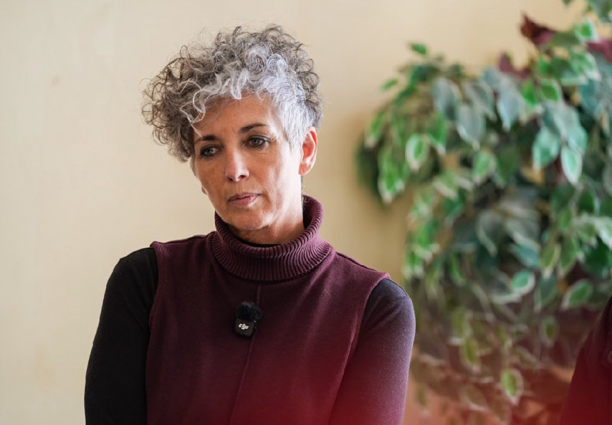 Botrány a Mester utcában: leköpték Bódis Krisztát szórólapozás közben