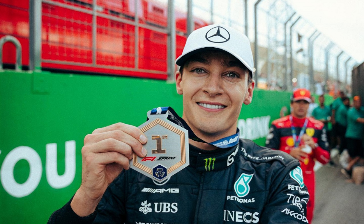 F1: Russell visszavitte a csúcsra a Mercedest, Verstappen kirobbantotta a Red Bull belháborúját