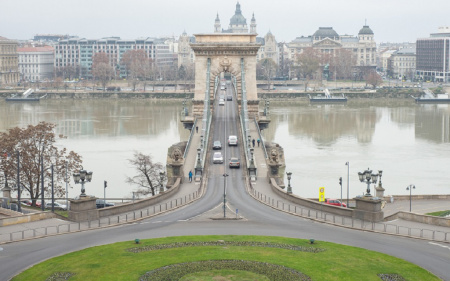  Holnaptól másfél évre teljesen lezárják a Lánchidat