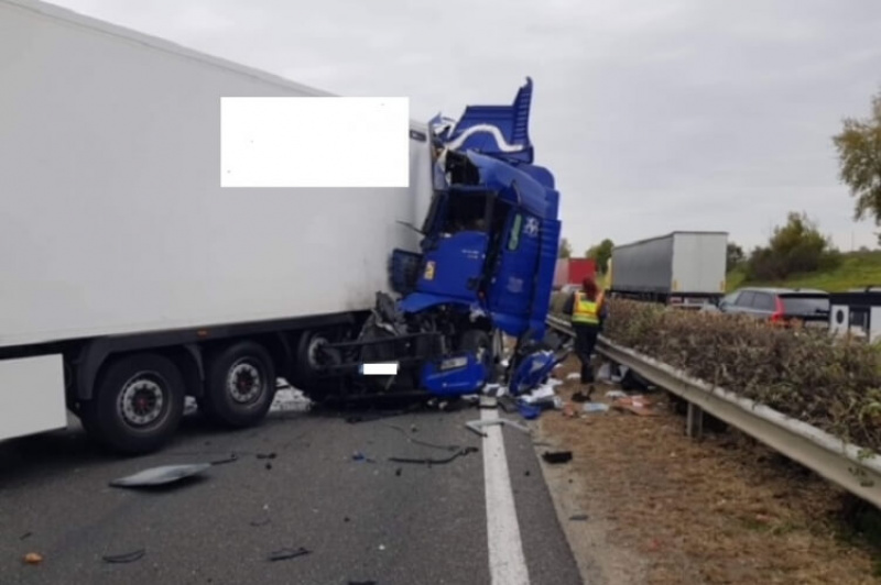 Pályazár és hatalmas torlódás az M3-ason