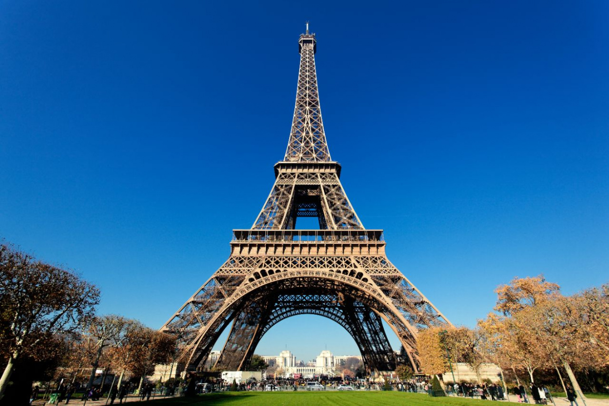 Az Eiffel-torony súlyos javításra szorul