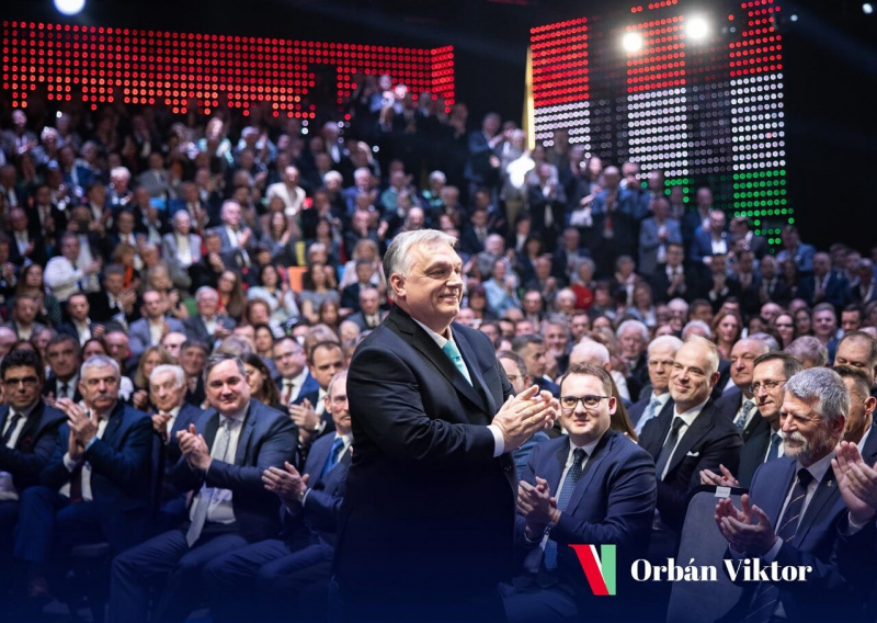 Válságról szónokolnak, miközben Orbán Viktor március elsejétől bruttó 5,7 milliót vihet majd haza